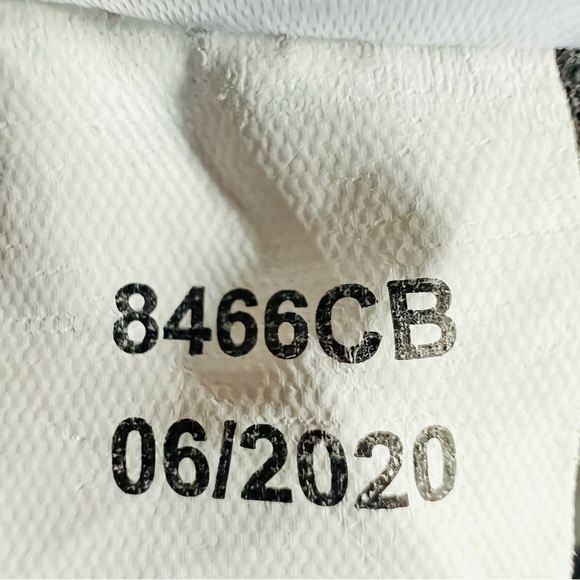 Champion Youth Black Long Sleeve Hoodie Shirt Spell Out Logo Lightweight Large - Picture 13 of 13